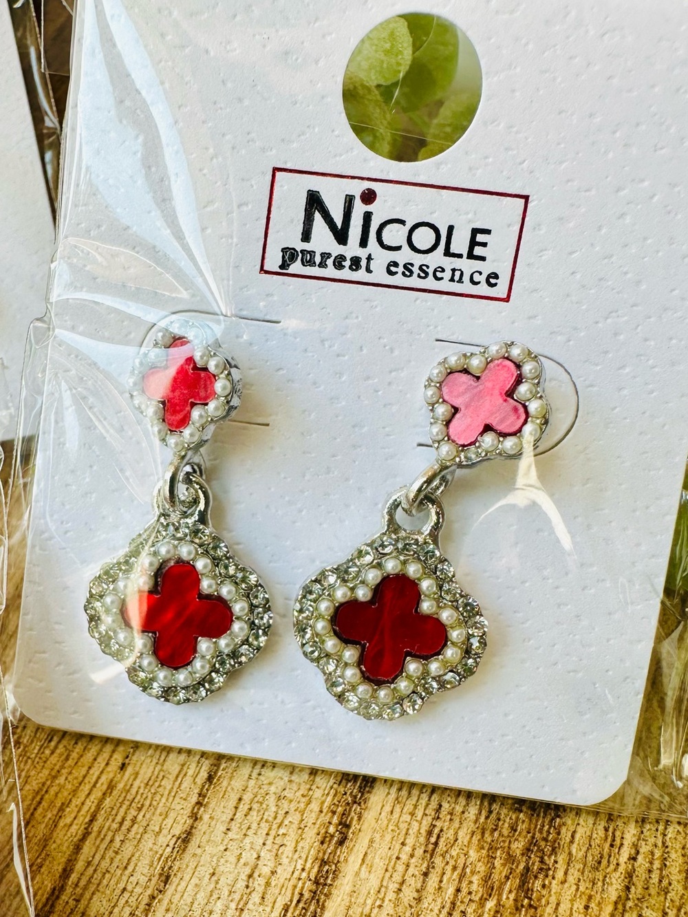 NWT Nicole Clover Silver tone Dangle Earrings 3 Pairs Black Green Red - Picture 4 of 5